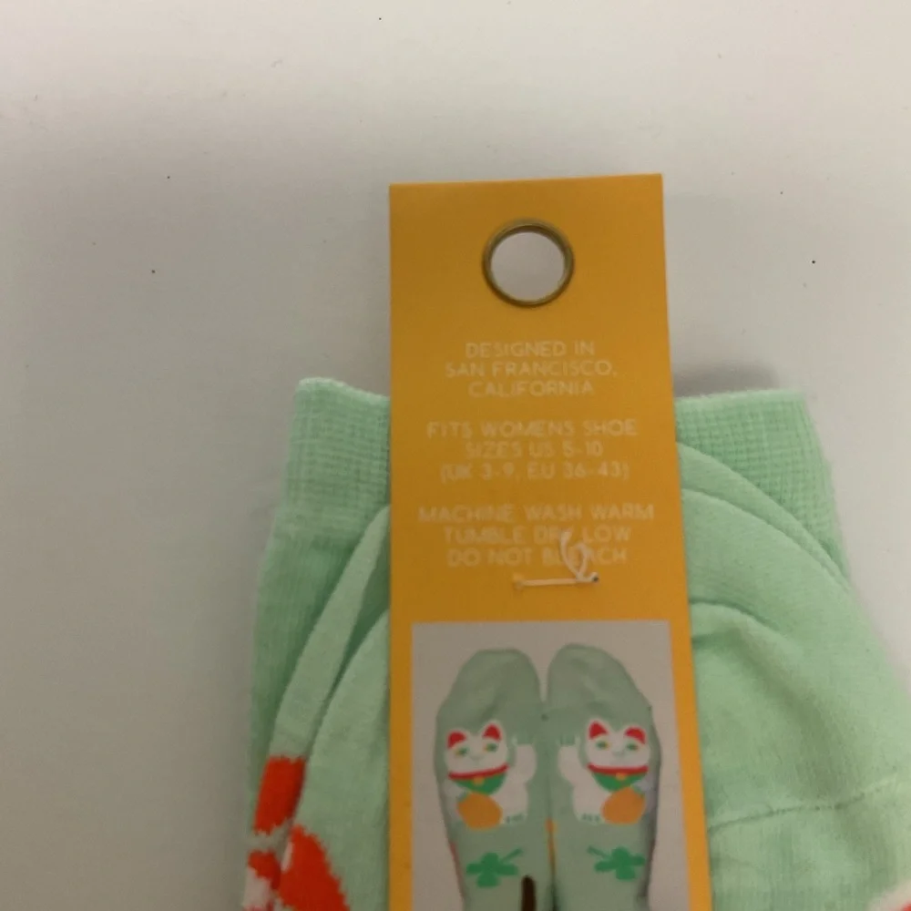 YELLOW OWL WORKSHOP COTTON WOMENS CREW SOCKS LUCKY CAT AND CLOVER OS NWT